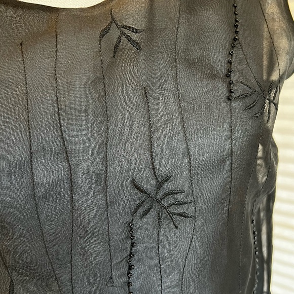 100% silk dressy hand embroidered top with beading (size S) lightly lined - Picture 10 of 10